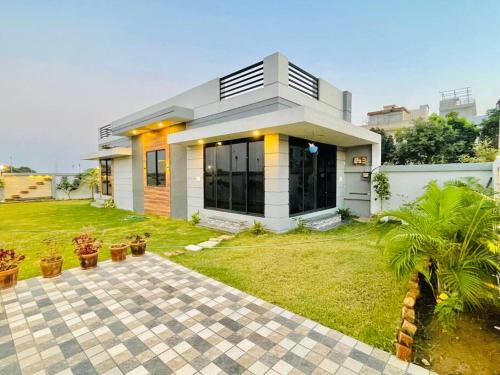 Indore House | Delightful Getaway: Family-Friendly Hotel Experience