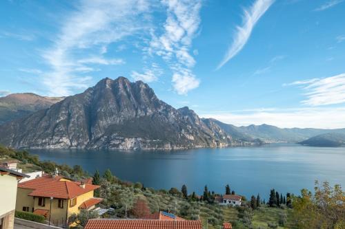 Zorzino Apartment | Guest-Focused Happy Guest Apartments - Bella Vista Awaits