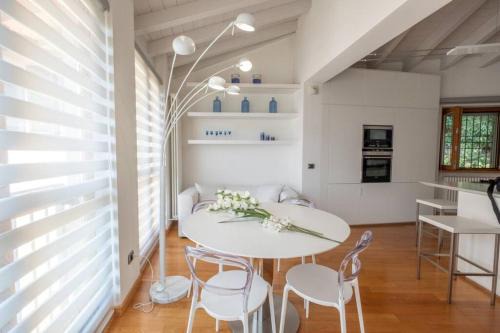 Riva di Solto Apartment | Delightful Happy Guest Apartments - Lakefront Family Retreat