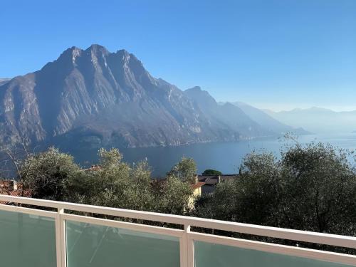 Zorzino Apartment | Exceptional Stay at Happy Guest Apartments - Blue Apartment