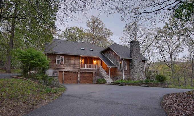 Bakerton House | Happy Harbor: Mountain & Riverside Retreat with Game Room!