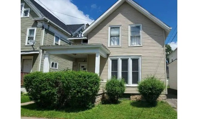 Lockport Apartment | Convenient Stay at Happy Home Lockport - Near Niagara Falls