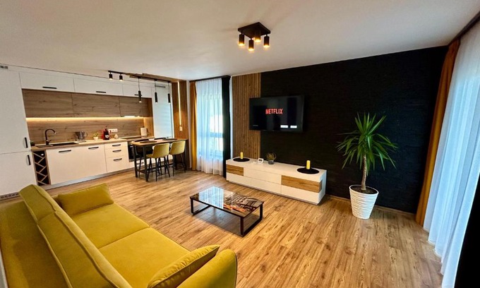 Tirgu Mures Apartment | Exceptional Happy Home: 4-Star Stay with Top Amenities