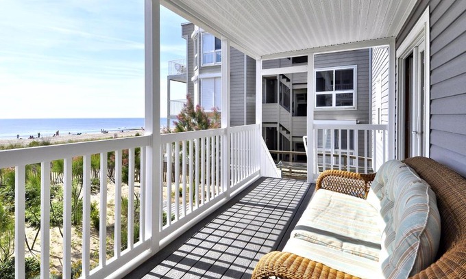 North Ocean City House | Cozy Retreat at Happy House with Oceanfront Views