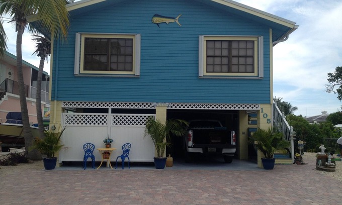 Long Key House | Enjoy the "Key-z" Canal-Front Home with Ocean View!