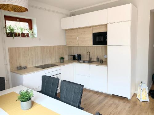 Gyoparosfuerdo House | Discover Happy Mammy Bababarát Vendégház with Top Amenities
