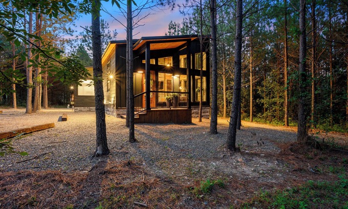 Pickens Cabin | Romantic Happy Moon Cabin with Spa and Lake Views