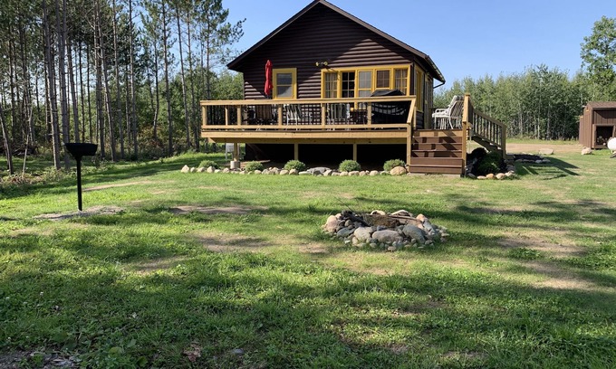 Akeley House | Book Your Dream Getaway in Northern Minnesota Today!