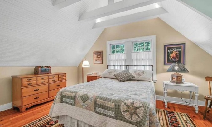 Mount Gretna Cottage | Relax and Unwind at Cottage Vacation Rental in Mount Gretna