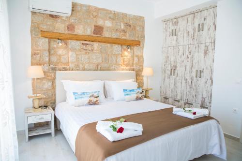 Haraki Apartment | Oceanfront Haraki Stone Apartments - Guest Rated 9.8/10