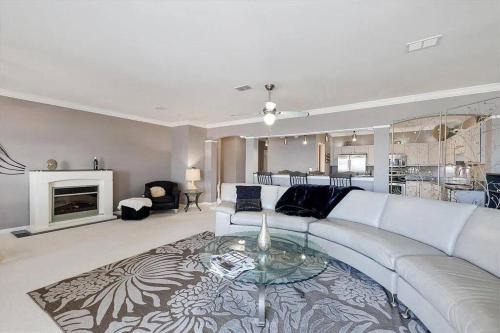 Destin House | Elevated Harbor Central Penthouse with Pool & Kid-Friendly Fun