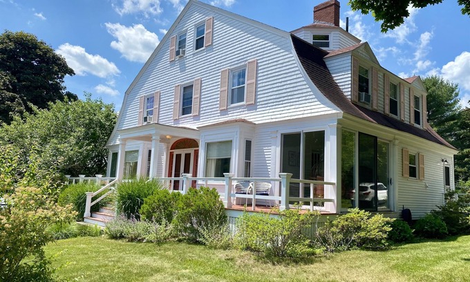 York Harbor House | Oceanfront Retreat at Harbor Haven: Guest Rated 10/10