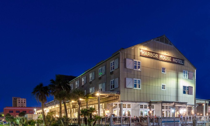 Galveston Hotel | Discover Harbor House at Pier 21: Guest Rated 9.4/10