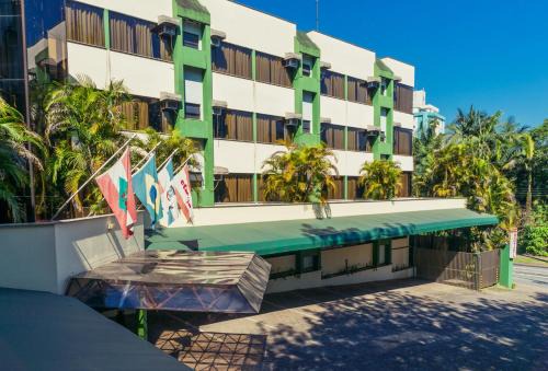 Vila Baependi Hotel | Pet-Friendly Harbor Inn Jaraguá: Family-Ready Getaway