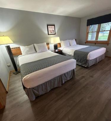 Gills Rock Hotel | Perfect Getaway at Harbor Light Inn - Pet and Child Friendly
