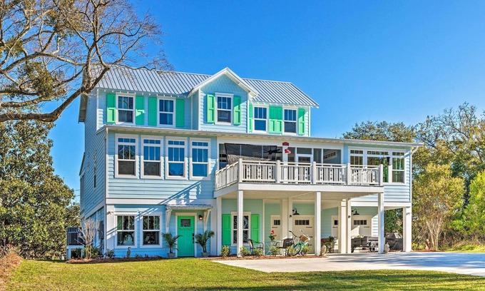 Biloxi Apartment | Oceanview Retreat: Steps to Front Beach & Downtown!