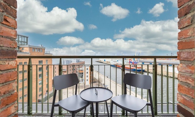 Wismar Apartment | Exclusive Harbor Residence with Scenic Terrace - Krusespeicher