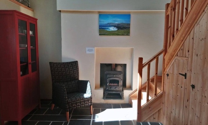 Cahirciveen House | Harbor View Cottage: Guest Rated 10/10 with Oceanfront Pool