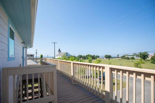 Pass Christian Apartment | Scenic Harbor View PC: Pet-Friendly Family Getaway