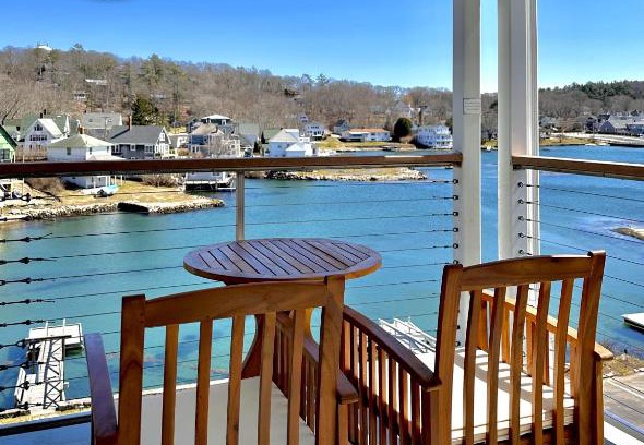 Boothbay Harbor Hotel | Oceanfront Retreat: Harborage Inn with Hot Tub & Breakfast