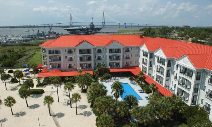 Charleston Harbor Resort | Elegant Harborside at Charleston Harbor Resort & Marina