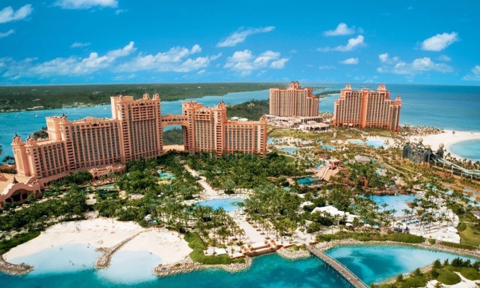 Paradise Island Resort | Discover Harborside Resort at Atlantis: Your Island Retreat