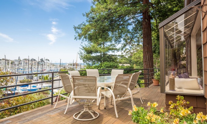 Seabright House | Harborview deck, 3 bed, 4 bath, Hot tub, steps to Seabright Beach in Santa Cruz