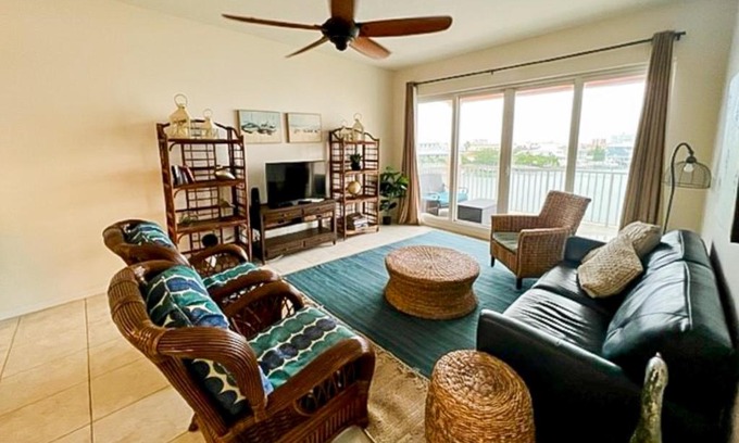 Clearwater Beach Apartment | Harborview Grande 402: Guest Rated Perfect with Pool Access