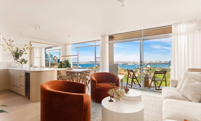 Cremorne Apartment | Harbour Bliss: Unique Design & Scenic Views Await