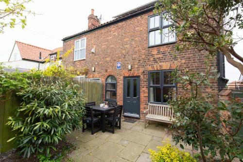 Wells-next-the-Sea House | Harbour Cottage: 4-Star Pet-Friendly Retreat with High Ratings