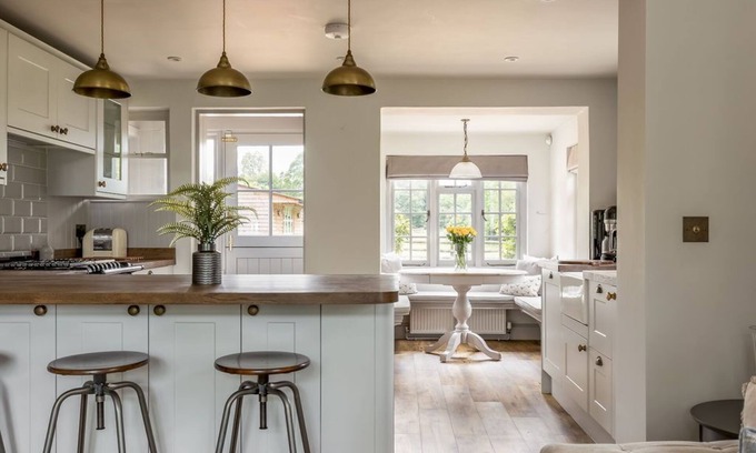 Sturminster Marshall House | Idyllic Harbour Escapes Cottage with Ocean View in Dorset
