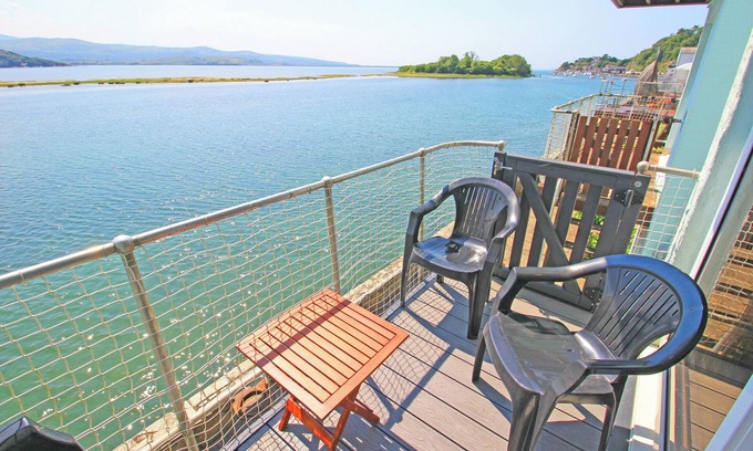 Borth-y-Gest Cottage | Harbour Flat - 12E South Snowdon Wharf