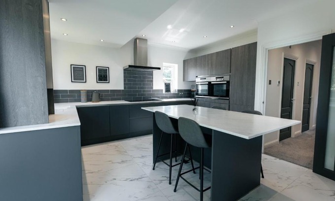 Turnchapel House | Pet-Friendly Haven at Harbour House: Rated 9.5/10 by Guests