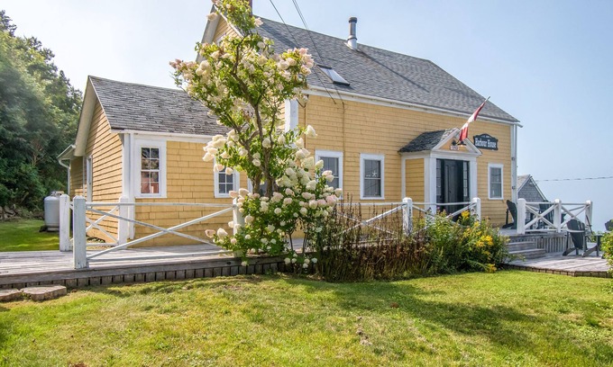 Hall's Harbour House | Unforgettable Harbour House - Halls Harbour Waterfront Escape
