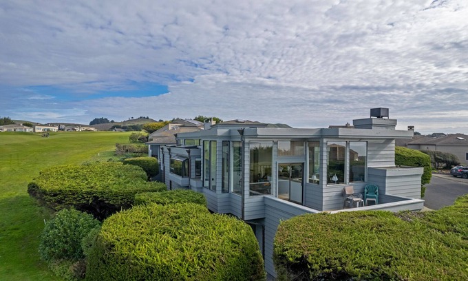 Bodega Bay House | Harbour Lights - Breathtaking Harbour Views & Family-Friendly