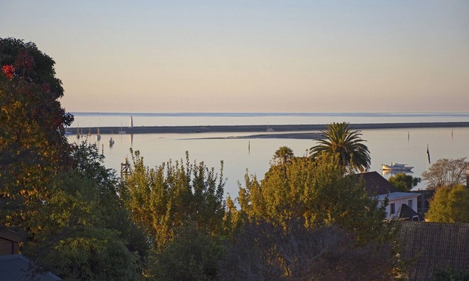 Britannia Heights House | Harbour Lights - Waterfront Escape with Ocean Views & Spa