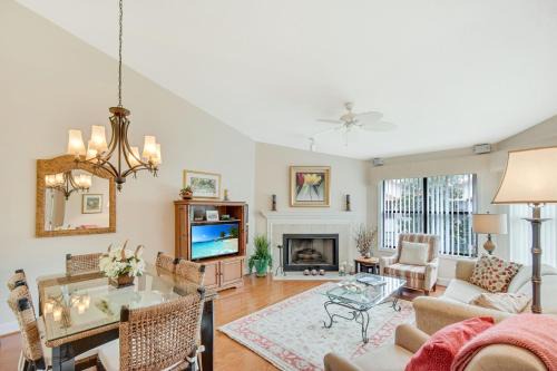 Saint Simons Island House | Family-Friendly Retreat at Harbour Oaks 312 with Kitchen