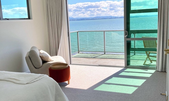 Clarks Beach Apartment | Ultimate Harbour View Apartment in Auckland, New Zealand