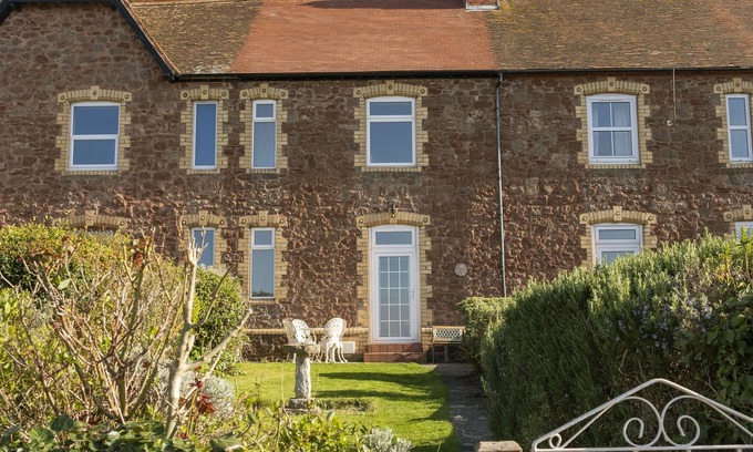 Watchet Cottage | Harbour View Cottage: Family Retreat with Spectacular Ocean Views
