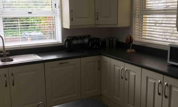 Ballycastle House | Stunning Harbour View House - Child Friendly & Rated 9.5/10