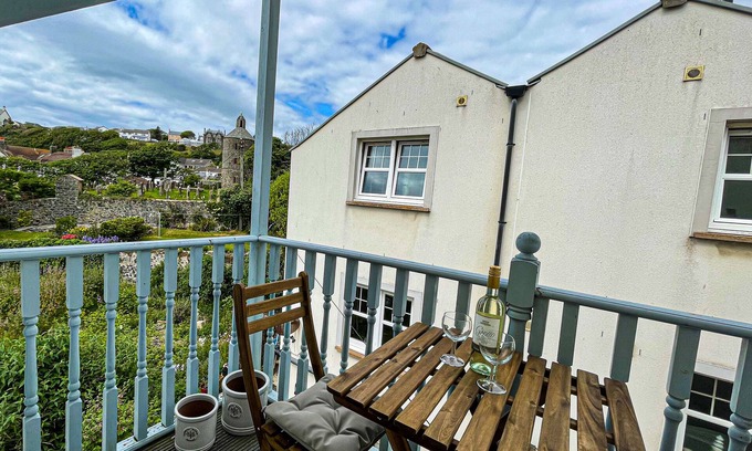 Portpatrick Apartment | Oceanfront Harbourside 1 Suite with Balcony & Ocean View