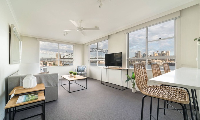 McMahons Point Apartment | Discover Harbourside 49: Family-Friendly & Wheelchair Accessible