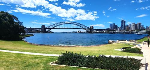 McMahons Point Apartment | Harbourside Escape: Outdoor Terrace with Scenic Views