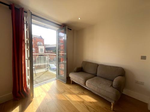 Redcliffe Apartment | Seaside Retreat - One Bed Apartment with Balcony