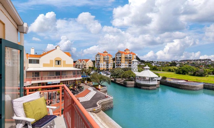 Gulf Harbour Apartment | Cozy Harbourside Haven - Family-Friendly Studio Retreat