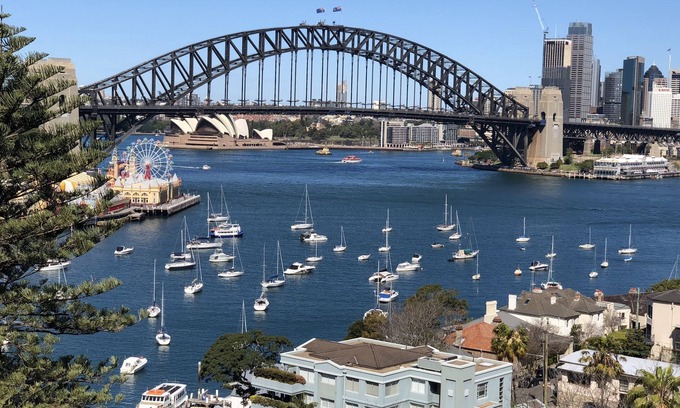 Lavender Bay Apartment | Harbourside Studio with Breathtaking Views & Top Amenities
