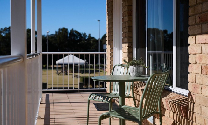 Bermagui Hotel | Eco-Friendly Harbourview House: Rated 9.4 for Family Comfort