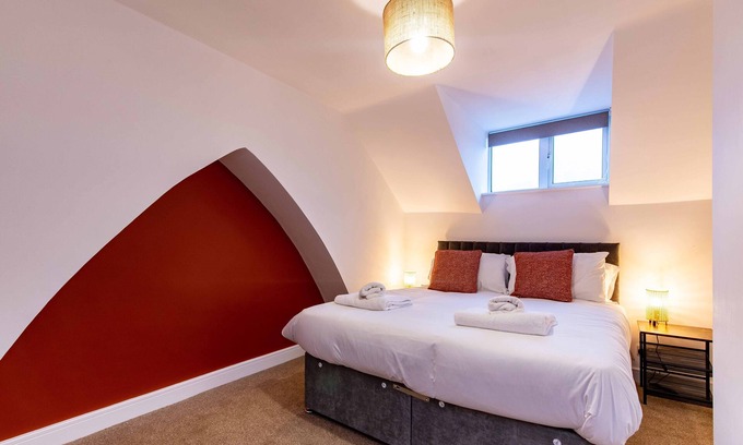 Newark Apartment | Family-Friendly Harcourt 1B: Parking & Comfort in Newark