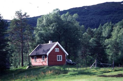 Kvam Ski Chalet | Pet-Friendly Getaway at Hardanger Feriesenter Sjusete