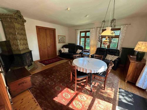 Tetenbull Apartment | Pet-Friendly Oceanfront Retreat at Harderdomizile
